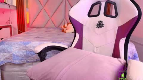 Snapshot of smile__1 chatting on September 24, 12:41 pm smile__1 online show from September 24, 12:41 pm