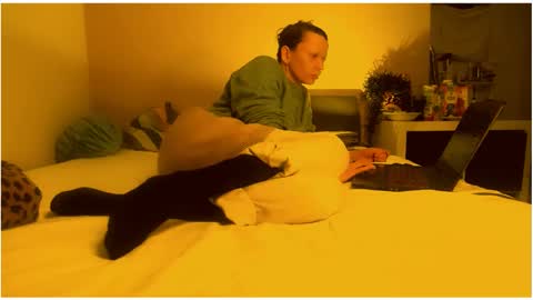 Snapshot of smile_dance_ chatting on February 15, 11:17 am smile_dance_ online show from February 15, 11:17 am