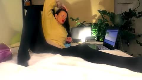 Snapshot of smile_dance_ chatting on November 28, 5:26 pm smile_dance_ online show from November 28, 5:26 pm