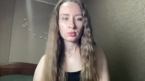 smilequeen_ online show from October 4, 5:22 pm