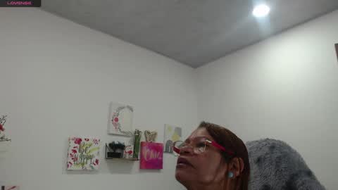 Smileth online show from September 25, 12:42 pm