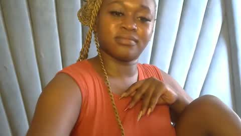 Snapshot of smiley_berry chatting on November 17, 5:13 am smiley_berry online show from November 17, 5:13 am