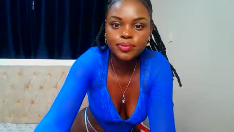 Snapshot of smiley_chocolate chatting on February 25, 8:35 am Smiley chocolate online show from February 25, 8:35 am