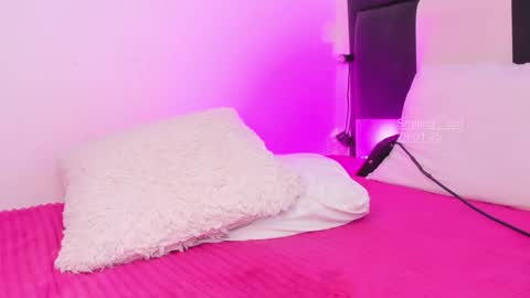 Snapshot of smiling__girl chatting on January 28, 9:50 pm online show from January 28, 9:50 pm