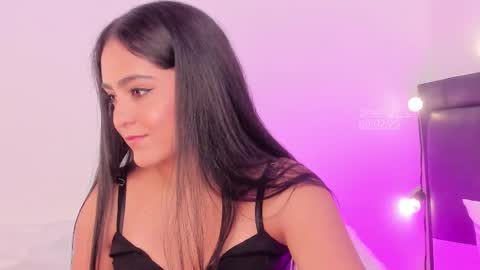 Snapshot of smiling__girl chatting on February 9, 9:39 pm online show from February 9, 9:39 pm