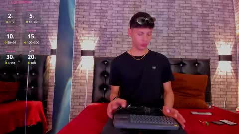 Snapshot of smith_luxe chatting on April 24, 1:57 pm Smith online show from April 24, 1:57 pm