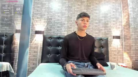 Snapshot of smith_luxe chatting on May 12, 7:44 pm Smith online show from May 12, 7:44 pm