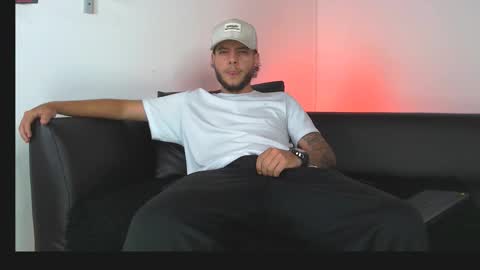 Snapshot of smith_luxes777 chatting on March 3, 1:12 am 777 online show from March 3, 1:12 am