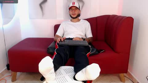 777 online show from April 8, 11:48 pm