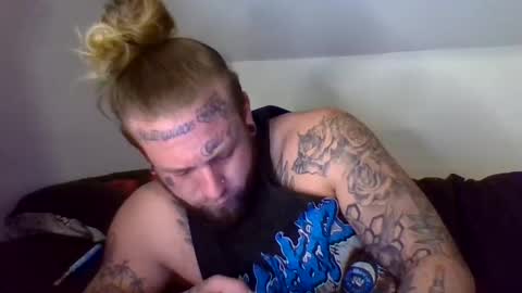 Snapshot of smokebluntafterblunt chatting on December 16, 3:33 am smoke online show from December 16, 3:33 am