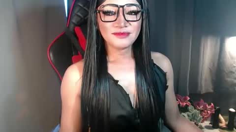 Snapshot of smokeprincess chatting on October 26, 10:36 pm Amanda online show from October 26, 10:36 pm