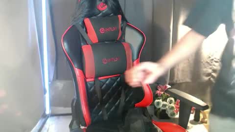 Snapshot of smokeprincess chatting on November 24, 12:43 am Amanda online show from November 24, 12:43 am