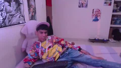 teddy online show from December 7, 10:12 am