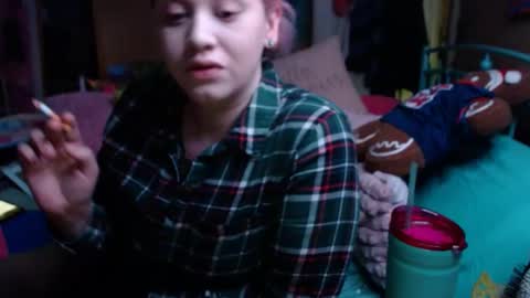 Snapshot of smokydian chatting on January 19, 1:00 am DIAN dee-ann online show from January 19, 1:00 am
