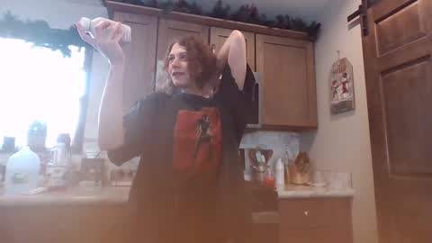 Snapshot of smoothvodka chatting on February 11, 4:46 pm Bambi--Vodka online show from February 11, 4:46 pm