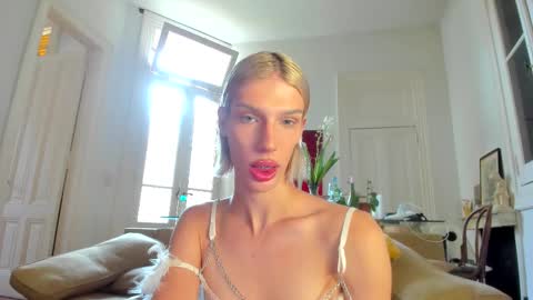   online show from January 8, 3:03 pm