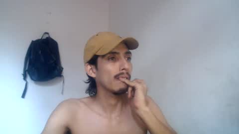 snackontime19 online show from July 10, 11:46 am