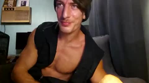 Snapshot of snackyyyy chatting on February 25, 1:26 am Snackyyyy online show from February 25, 1:26 am