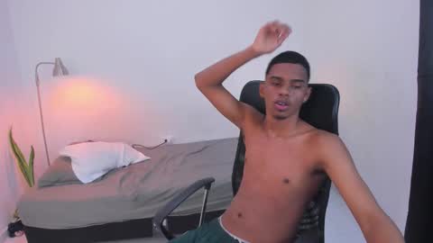 snak_master1 online show from October 8, 6:05 pm