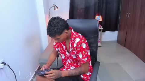 snak_master1 online show from November 13, 3:22 pm