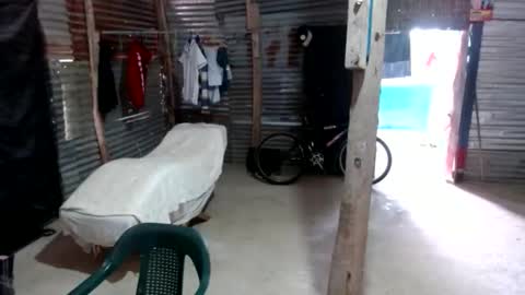 Snapshot of snakeguy08 chatting on February 15, 3:31 pm snakeguy08 online show from February 15, 3:31 pm