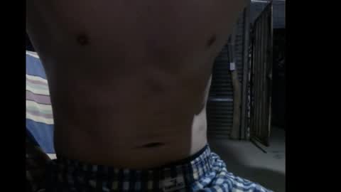 Snapshot of snakeguy08 chatting on February 25, 2:10 am snakeguy08 online show from February 25, 2:10 am