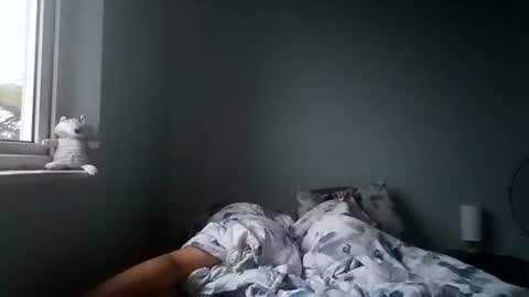 Snapshot of sneakylildevils chatting on February 24, 3:37 am Sneakylildevils online show from February 24, 3:37 am