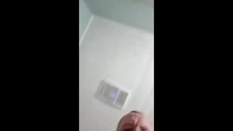 sneakypeteyo1 online show from April 16, 4:35 am