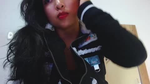 Snapshot of sneakyy_fantasy chatting on December 20, 8:49 am Hellen online show from December 20, 8:49 am