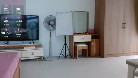 Snapshot of snejinkamisha chatting on September 18, 11:18 pm SnejinkaMisha online show from September 18, 11:18 pm