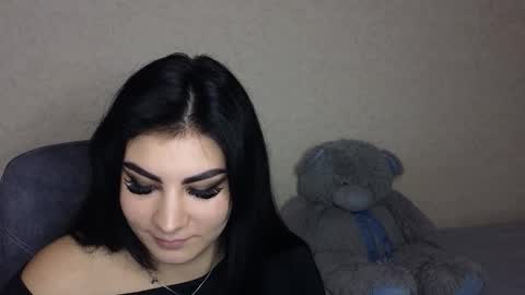 Olivia online show from December 2, 3:40 pm