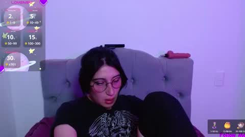 IG     OF red moonn online show from December 18, 5:31 pm