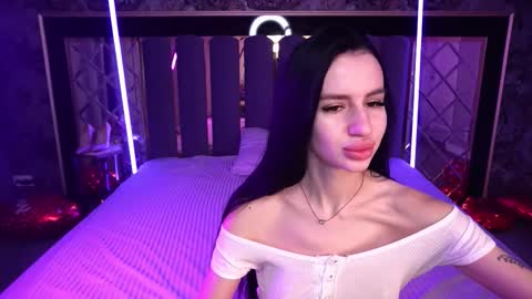 snow_whiteeex online show from February 17, 6:43 am