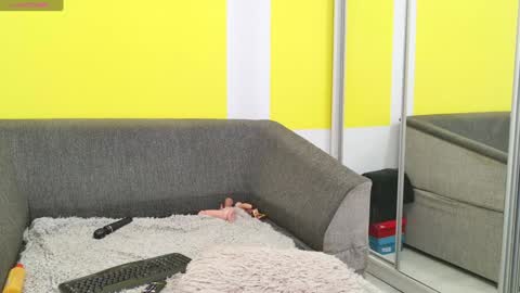 snowflakec online show from December 5, 9:17 pm