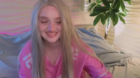 Ellie online show from May 31, 5:26 am