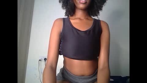 snowfox254 online show from September 29, 10:36 pm