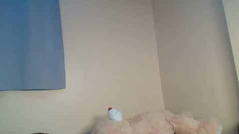 Snowie eyes online show from December 17, 12:44 pm