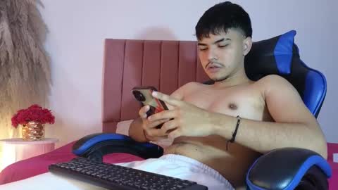 Snow online show from October 26, 5:41 pm