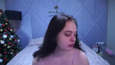 snowwhite_bella online show from December 21, 6:31 am