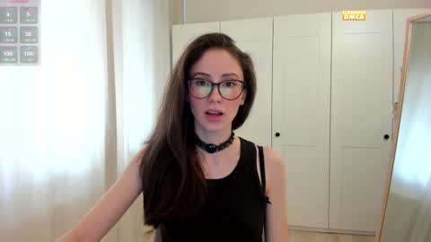 Snapshot of snowww_white chatting on October 10, 11:53 am Ann online show from October 10, 11:53 am