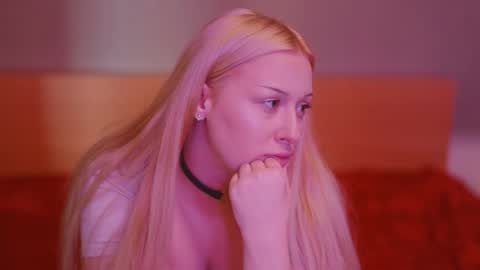 Snowy Bubbles online show from March 18, 7:33 am