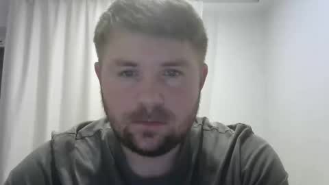 Snapshot of snowyqred chatting on March 16, 7:40 pm Arthur online show from March 16, 7:40 pm