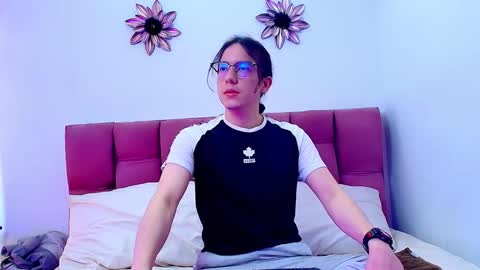 Snowyx  online show from September 24, 7:17 pm