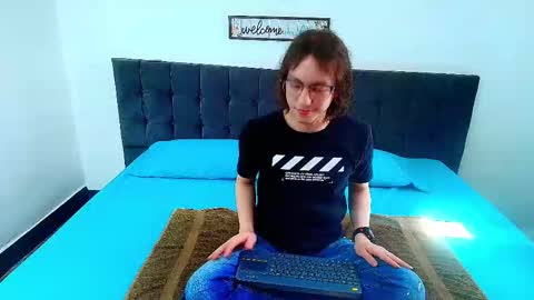 Snowyx  online show from September 25, 7:39 pm