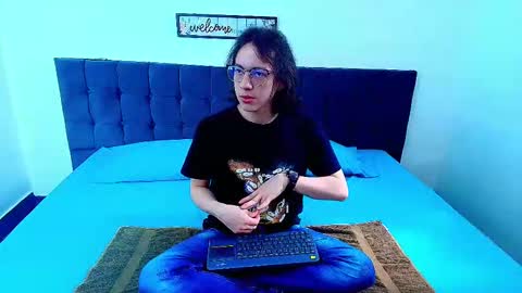 Snowyx  online show from September 26, 7:07 pm