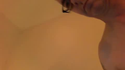 Snapshot of snub71 chatting on December 3, 7:32 am snub71 online show from December 3, 7:32 am