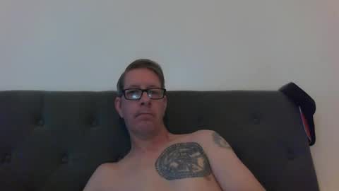 Snapshot of snub71 chatting on April 11, 8:40 am snub71 online show from April 11, 8:40 am