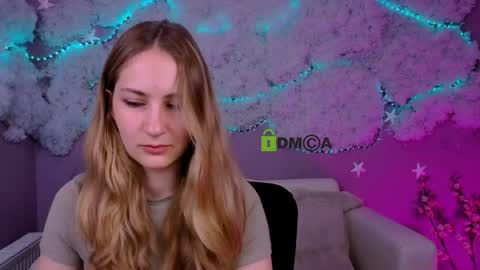 Snapshot of so_hot_rosalie chatting on June 4, 7:09 pm so_hot_rosalie online show from June 4, 7:09 pm
