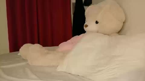 Babygirl Ivy online show from October 19, 12:11 am