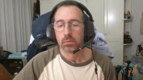 Snapshot of soclangeldelaguarda chatting on March 21, 10:57 pm Angel de la Guarda online show from March 21, 10:57 pm